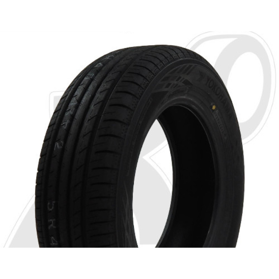 YOKOHAMA L215/65 R16 BLUEARTH-GT AE51 98H